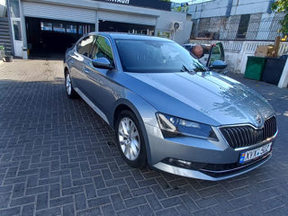 Skoda Superb foto 2