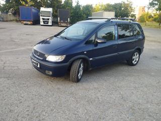 Opel Zafira foto 1