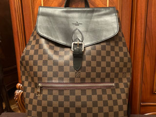 Продается кожаный рюкзак Louis Vuitton