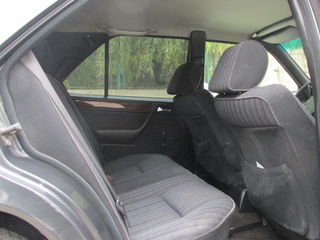 Mercedes Series (W124) foto 5