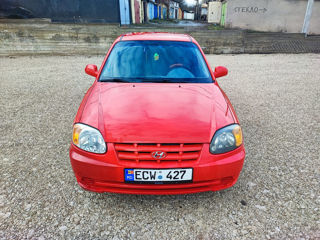 Hyundai Accent фото 1