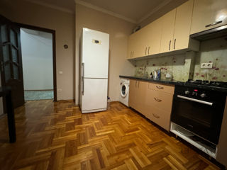 Apartament cu 1 cameră, 48 m², Buiucani, Chișinău foto 3