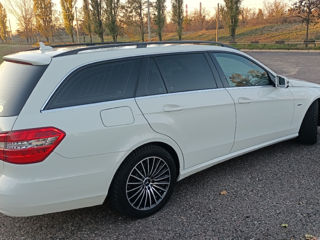 Mercedes E-Class foto 2