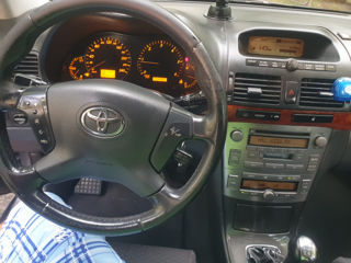 Toyota Avensis foto 14