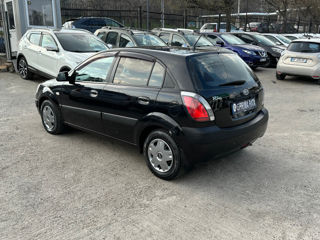 KIA Rio foto 8