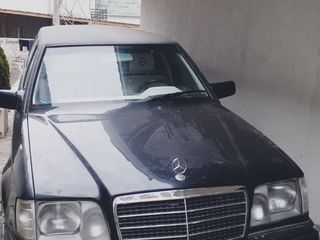 Mercedes E Class foto 2