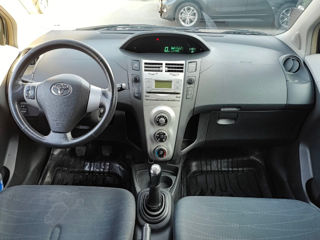 Toyota Yaris foto 8