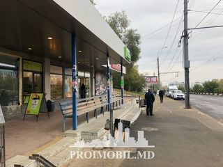 Chirie sp. comercial! șos. Hîncești, prima linie, 45 mp, 540 euro! foto 2