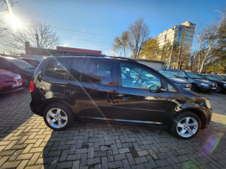 Volkswagen Touran foto 10