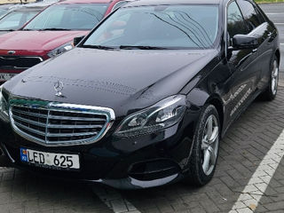 Mercedes E-Class foto 2