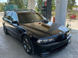 BMW 5 Series foto 1