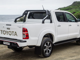 toyota Hilux 2015- заднее стекло foto 1