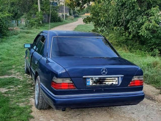 Mercedes Series (W124) foto 3