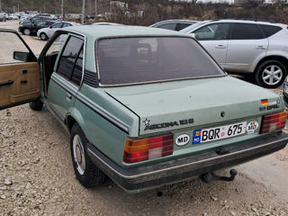 Opel Ascona foto 4