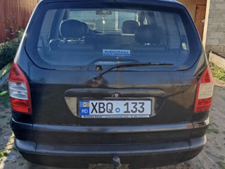 Opel Zafira foto 2