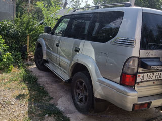 Toyota Land Cruiser Prado foto 2