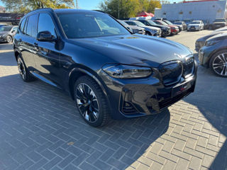 BMW iX3 foto 2