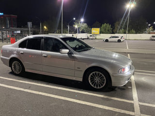 BMW 5 Series foto 4