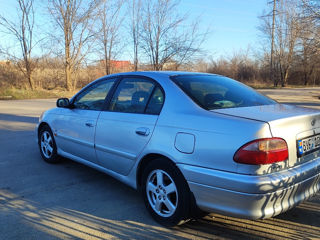 Toyota Avensis foto 6