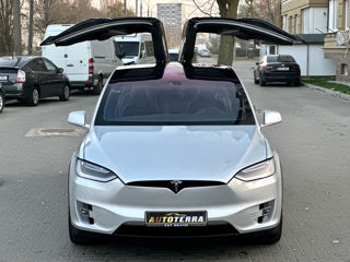 Tesla Model X foto 7