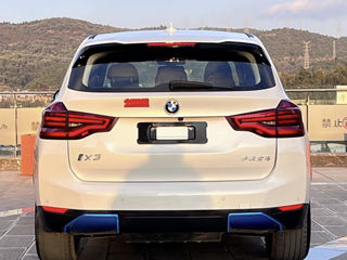 BMW iX3 foto 6