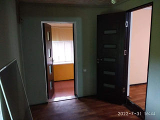 Se vinde casa in sectorul vile Ceachir suburbia Ungheni. foto 3