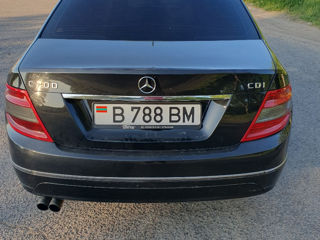 Mercedes C-Class foto 3