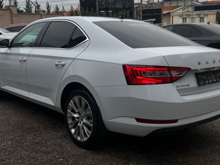 Skoda Superb foto 4