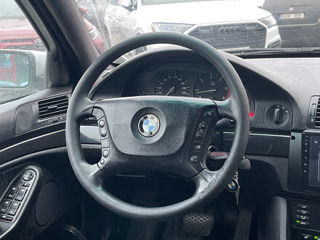 BMW 5 Series foto 8