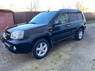 Nissan X-Trail foto 2