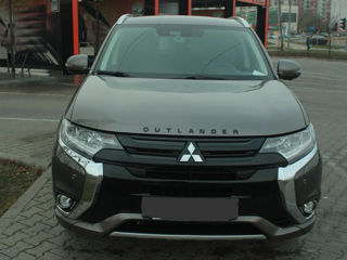 Mitsubishi Outlander foto 2