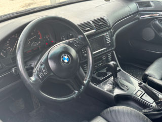 BMW 5 Series foto 8