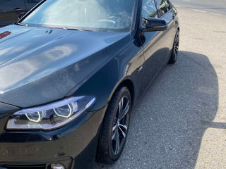 BMW 5 Series foto 2