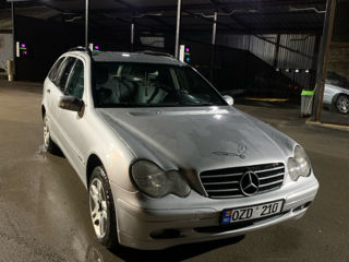 Mercedes C-Class foto 9