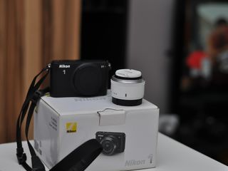 Nikon 1 S1 + obiectiv 18.5 f/1:1.8 foto 2