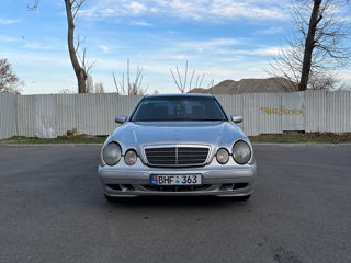 Mercedes E-Class foto 2