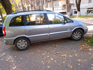 Opel Zafira foto 3