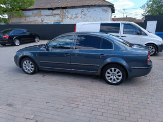 Skoda Superb фото 3