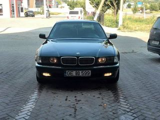 BMW 7 Series foto 2