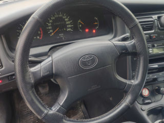 Toyota Carina foto 4