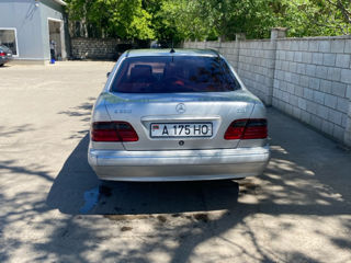 Mercedes E-Class фото 5