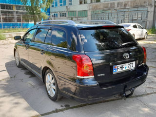 Toyota Avensis foto 3