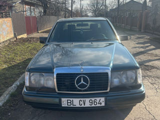 Mercedes E-Class foto 2