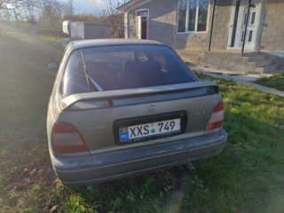 Nissan Sunny foto 3