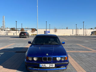 BMW 5 Series foto 2