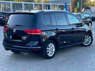 Volkswagen Touran foto 4