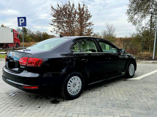 Volkswagen Jetta foto 4