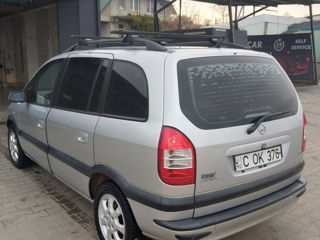 Opel Zafira foto 2