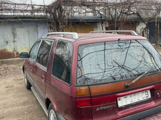 Mitsubishi Space Wagon foto 3