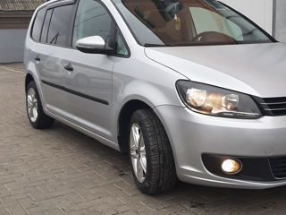 Volkswagen Touran foto 4